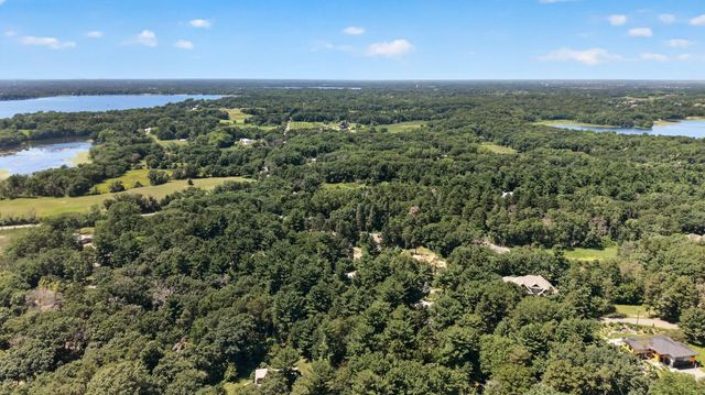 13 Overlook Road, Dellwood, MN 55110