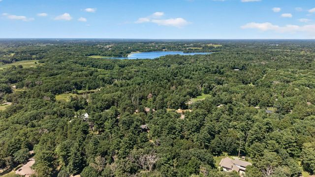13 Overlook Road, Dellwood, MN 55110