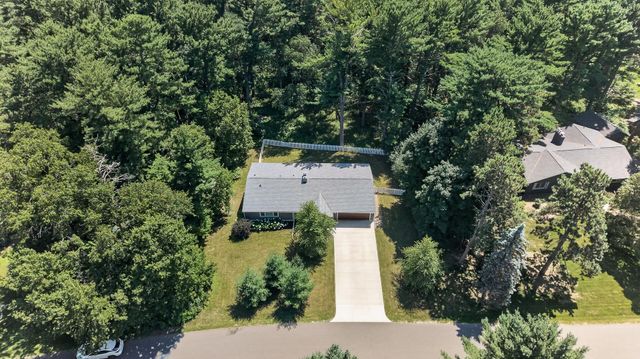 13 Overlook Road, Dellwood, MN 55110