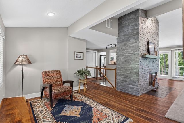 13 Overlook Road, Dellwood, MN 55110