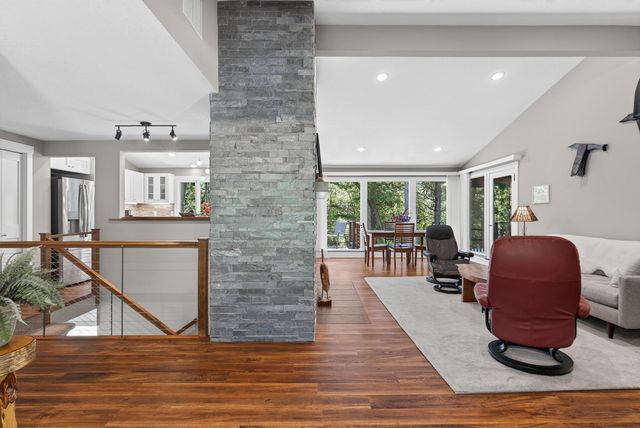 13 Overlook Road, Dellwood, MN 55110