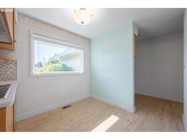 2872 SARAH Ln, Eugene, OR 97408