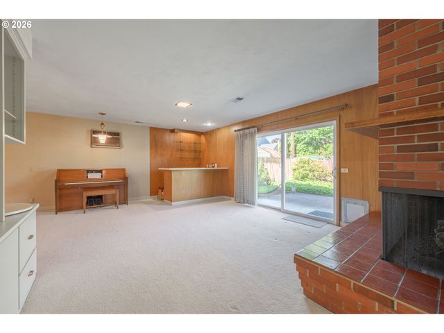 2872 SARAH Ln, Eugene, OR 97408