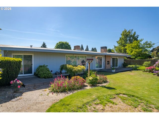2872 SARAH Ln, Eugene, OR 97408
