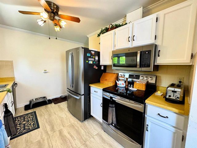 416 Lexington Parkway, Deforest, WI 53532