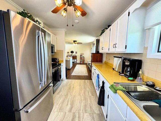 416 Lexington Parkway, Deforest, WI 53532