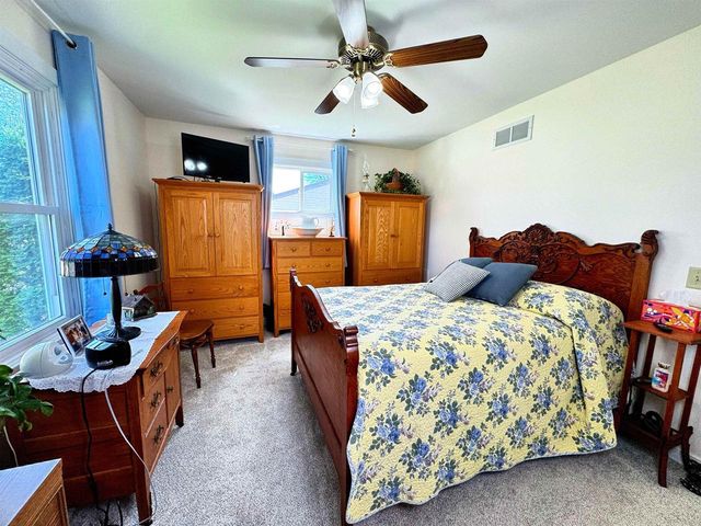 416 Lexington Parkway, Deforest, WI 53532