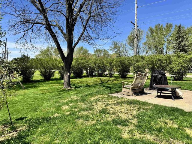 416 Lexington Parkway, Deforest, WI 53532