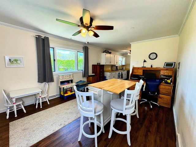 416 Lexington Parkway, Deforest, WI 53532