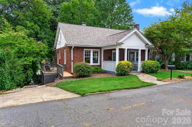 70 Saint Dunstans Circle, Asheville, NC 28803