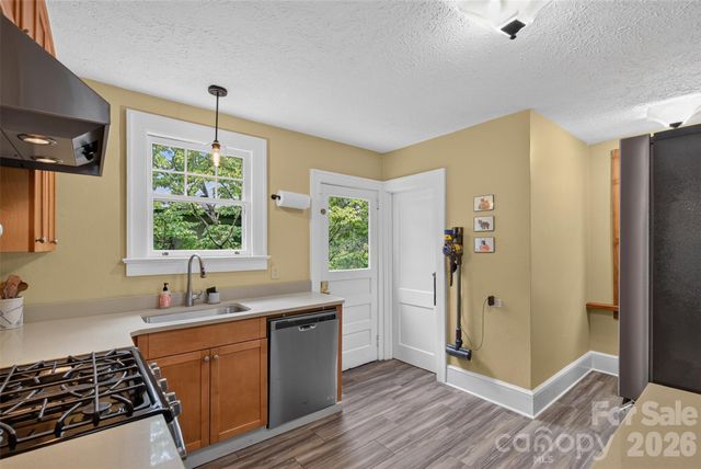 70 Saint Dunstans Circle, Asheville, NC 28803