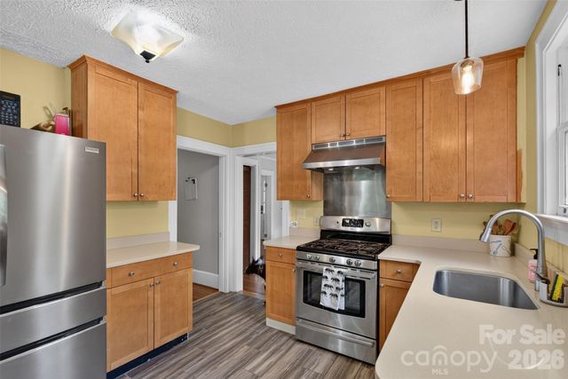 70 Saint Dunstans Circle, Asheville, NC 28803