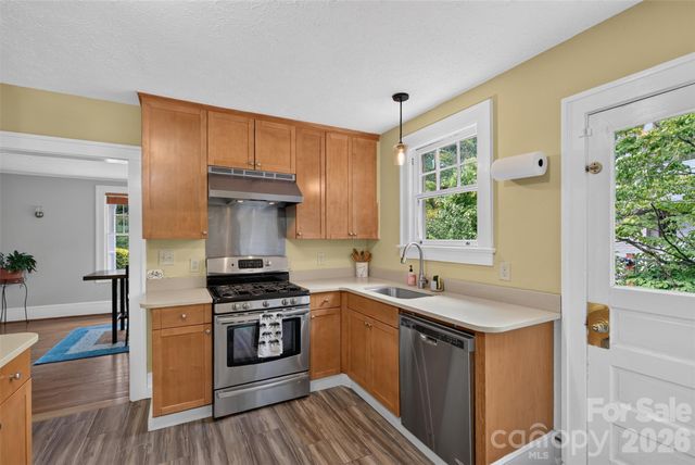 70 Saint Dunstans Circle, Asheville, NC 28803