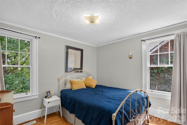 70 Saint Dunstans Circle, Asheville, NC 28803