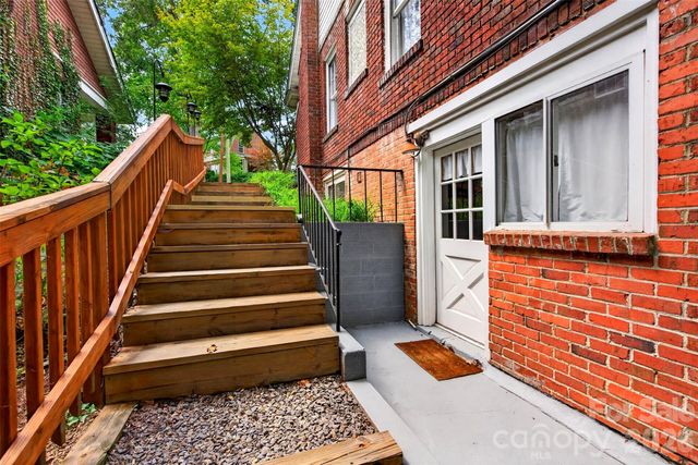 70 Saint Dunstans Circle, Asheville, NC 28803