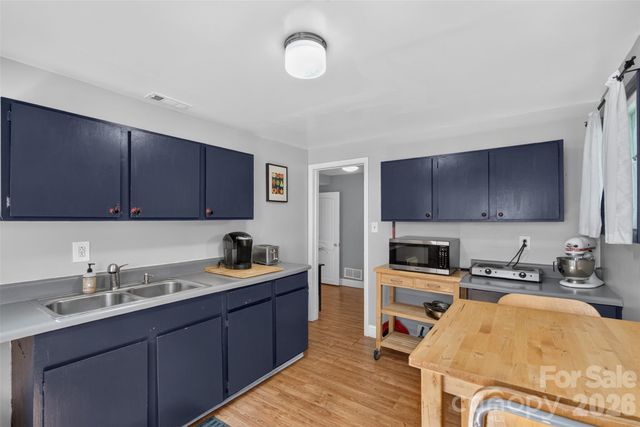 70 Saint Dunstans Circle, Asheville, NC 28803