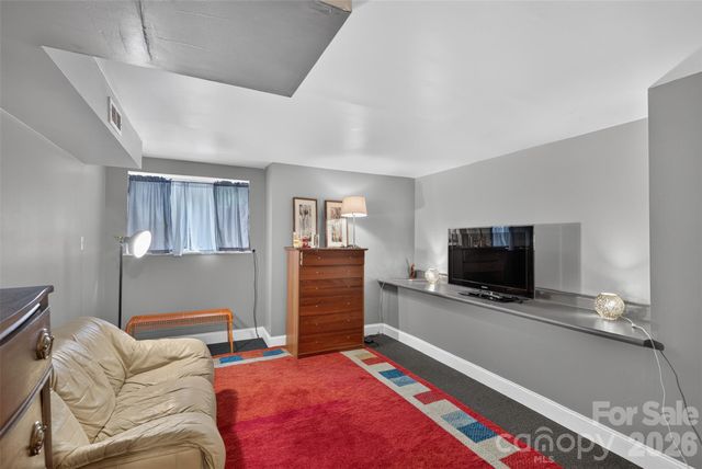 70 Saint Dunstans Circle, Asheville, NC 28803