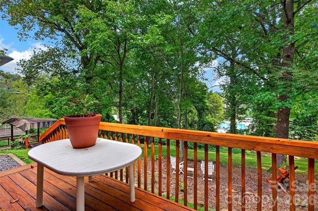 70 Saint Dunstans Circle, Asheville, NC 28803