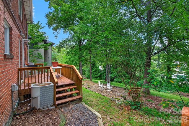 70 Saint Dunstans Circle, Asheville, NC 28803