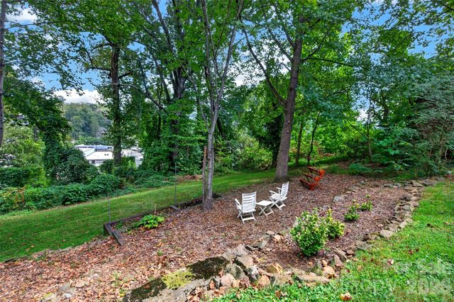 70 Saint Dunstans Circle, Asheville, NC 28803