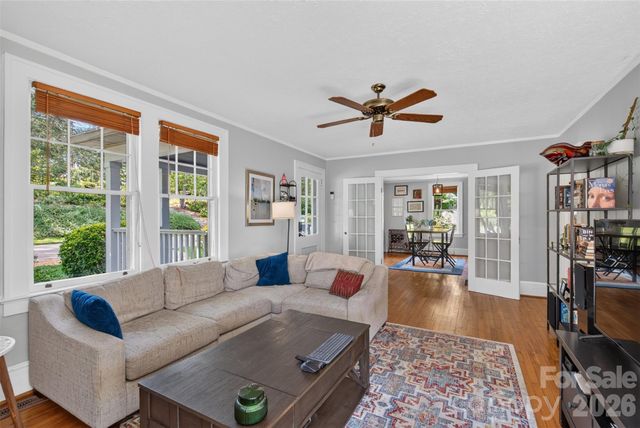 70 Saint Dunstans Circle, Asheville, NC 28803