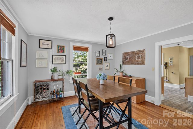 70 Saint Dunstans Circle, Asheville, NC 28803
