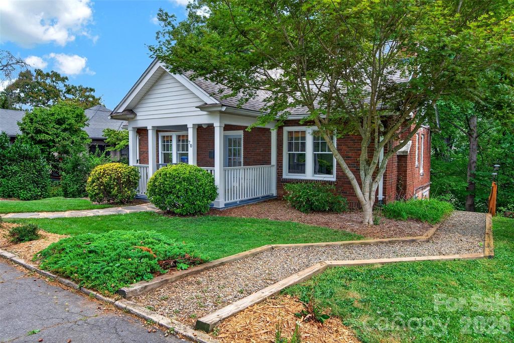 70 Saint Dunstans Circle, Asheville, NC 28803