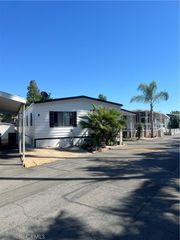 107 Monaco 33, Santa Ana, CA 92703