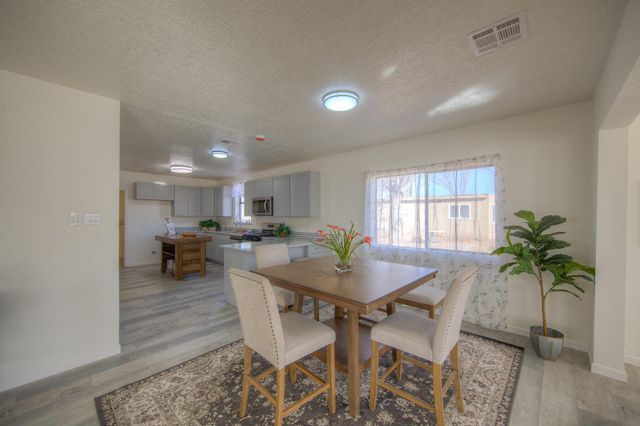 327 Homesite Lane NW, Albuquerque, NM 87114