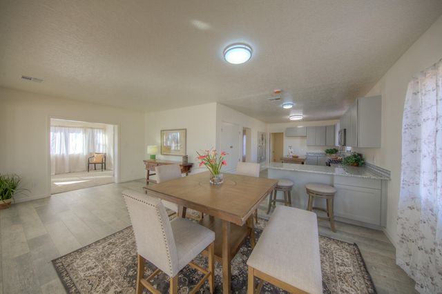 327 Homesite Lane NW, Albuquerque, NM 87114