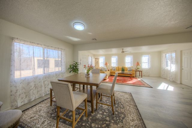 327 Homesite Lane NW, Albuquerque, NM 87114