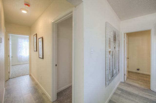 327 Homesite Lane NW, Albuquerque, NM 87114