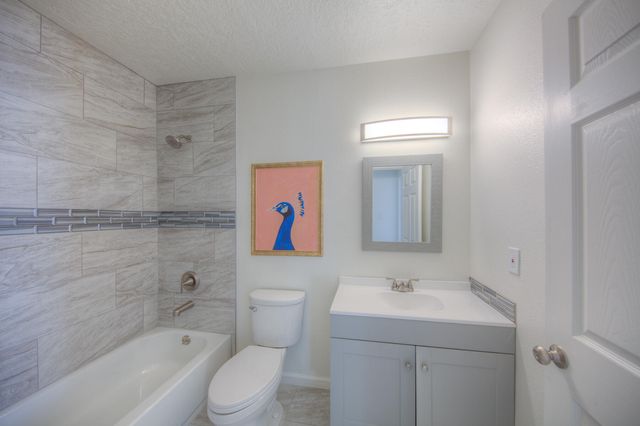 327 Homesite Lane NW, Albuquerque, NM 87114