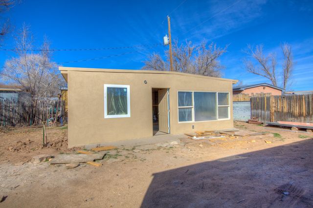 327 Homesite Lane NW, Albuquerque, NM 87114