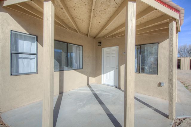 327 Homesite Lane NW, Albuquerque, NM 87114