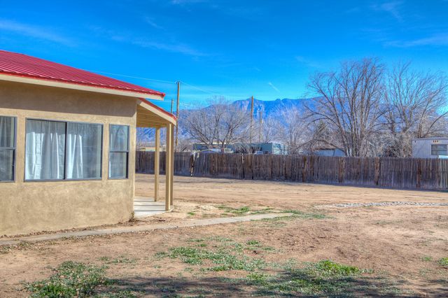 327 Homesite Lane NW, Albuquerque, NM 87114