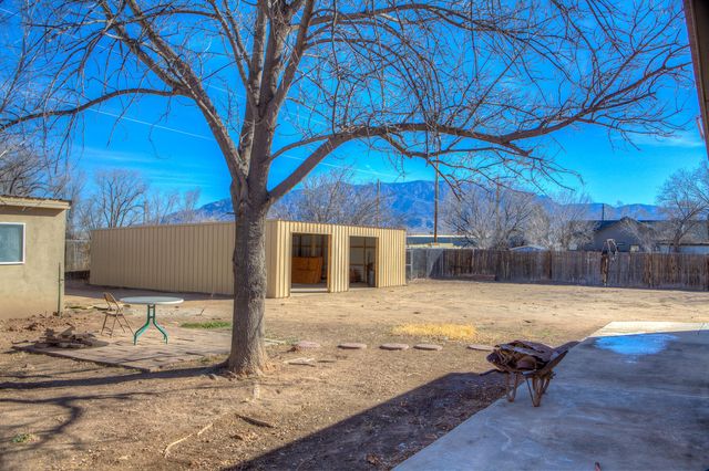 327 Homesite Lane NW, Albuquerque, NM 87114