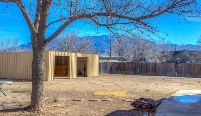 327 Homesite Lane NW, Albuquerque, NM 87114