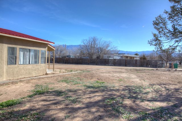 327 Homesite Lane NW, Albuquerque, NM 87114