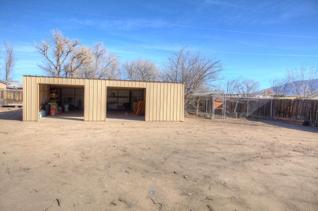 327 Homesite Lane NW, Albuquerque, NM 87114