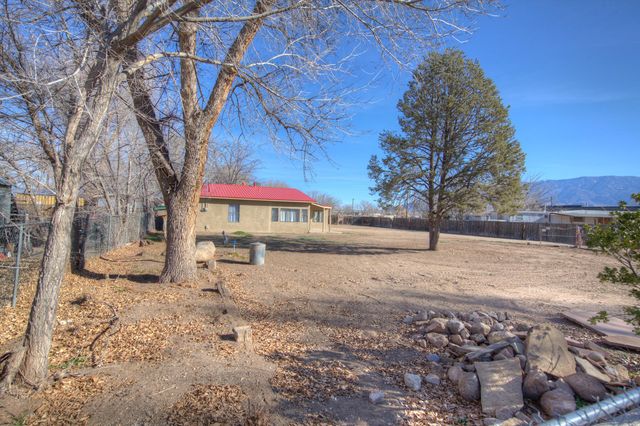 327 Homesite Lane NW, Albuquerque, NM 87114