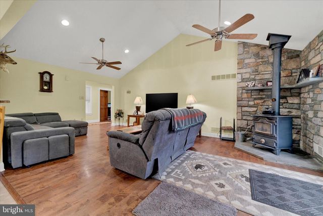 181 FORT RD, Bernville, PA 19506