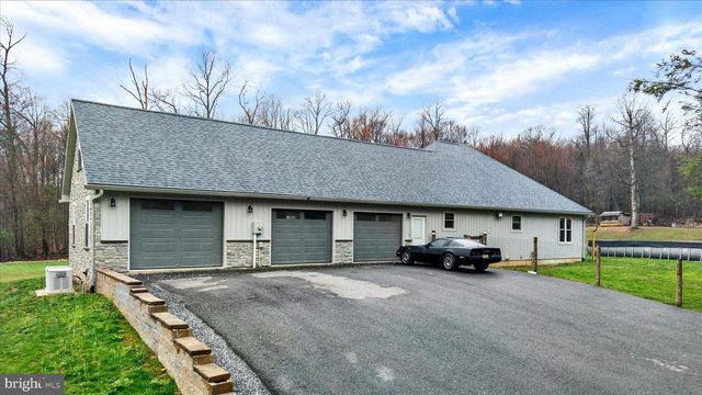 181 FORT RD, Bernville, PA 19506