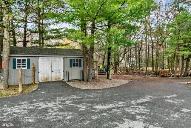 181 FORT RD, Bernville, PA 19506