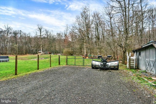 181 FORT RD, Bernville, PA 19506
