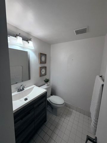 850 SW 133rd Terrace 315b, Pembroke Pines, FL 33027
