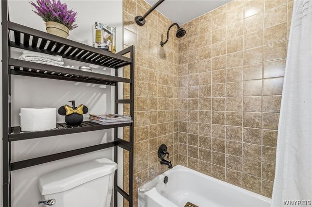 705 Sara Court, Lewiston, NY 14092