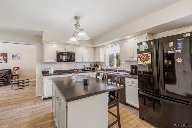 705 Sara Court, Lewiston, NY 14092