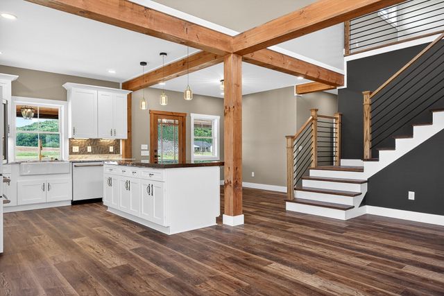 123 Cattlemans Dr, Sparta, TN 38583
