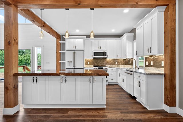 123 Cattlemans Dr, Sparta, TN 38583